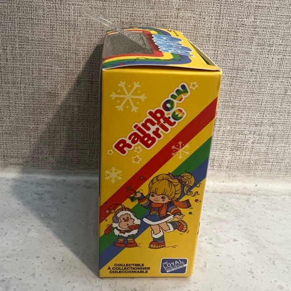 TLS Rainbow Brite Holiday Winter Chee Bee Figure - Picture 3 of 5